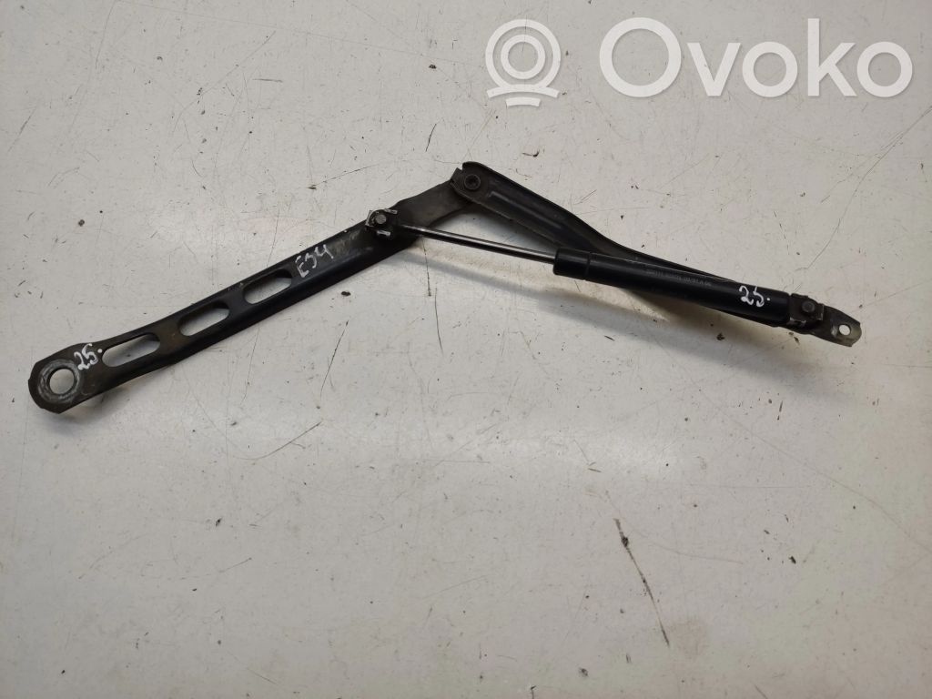 BMW 5 E34 Konepellin kaasujousi 