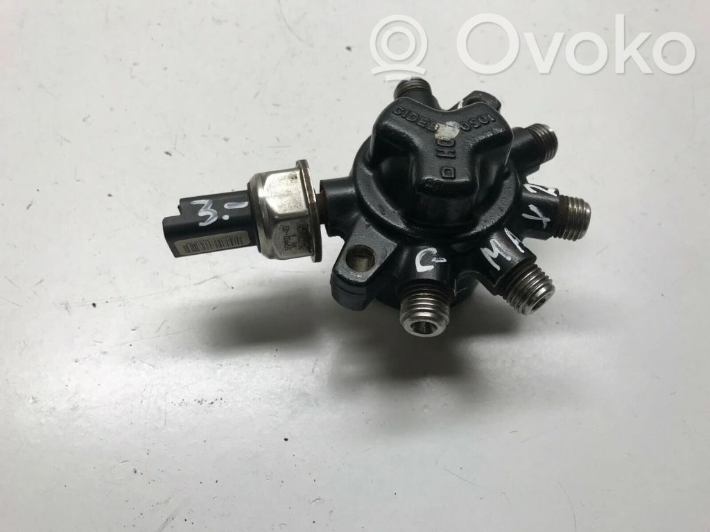 Ford Focus C-MAX Fuel distributor 