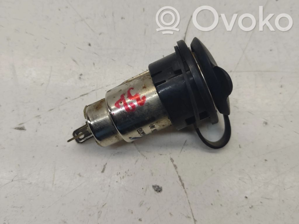 Ford Focus C-MAX 12 V Socket (front) 
