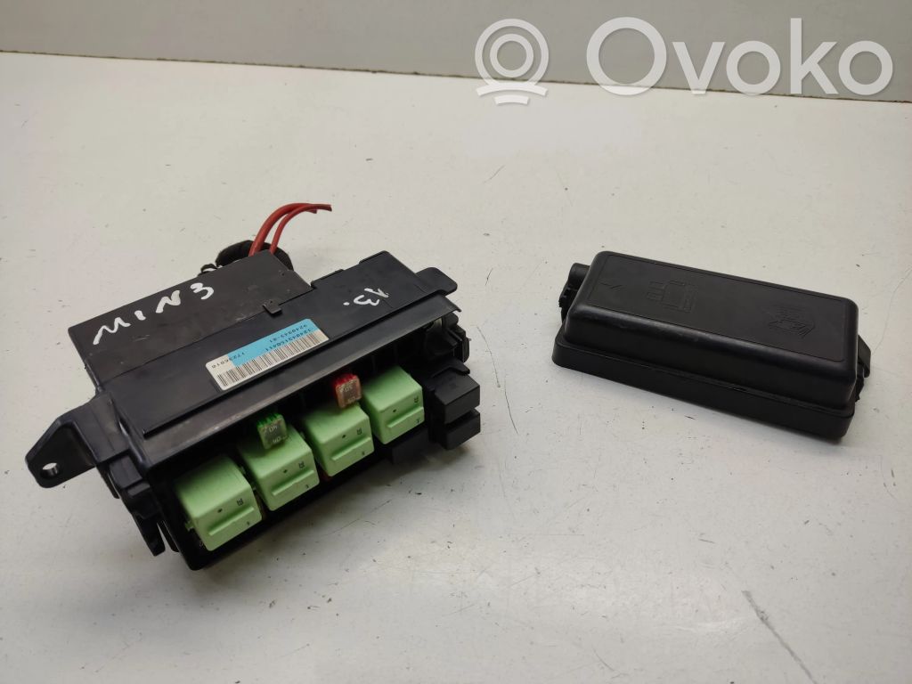 Mini Cooper Countryman R60 Fuse module 