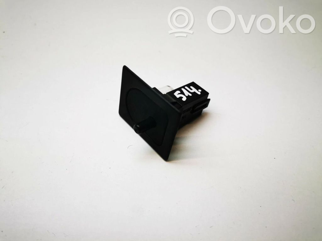 Glove box light   04565022AA,1060670