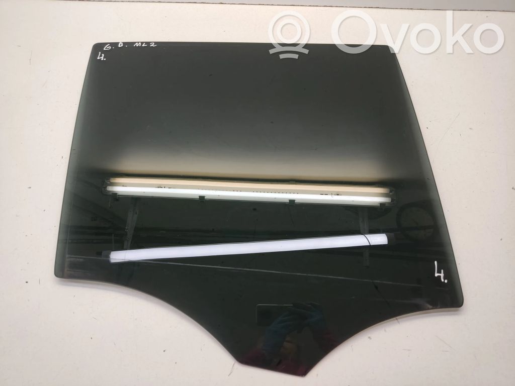 Mercedes-Benz ML W164 Rear door window glass 