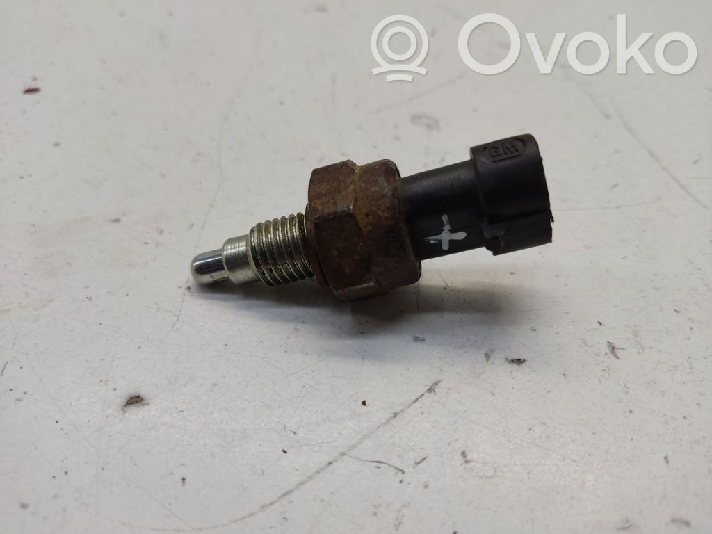 Sensor interruptor de luz de marcha atrás   3905