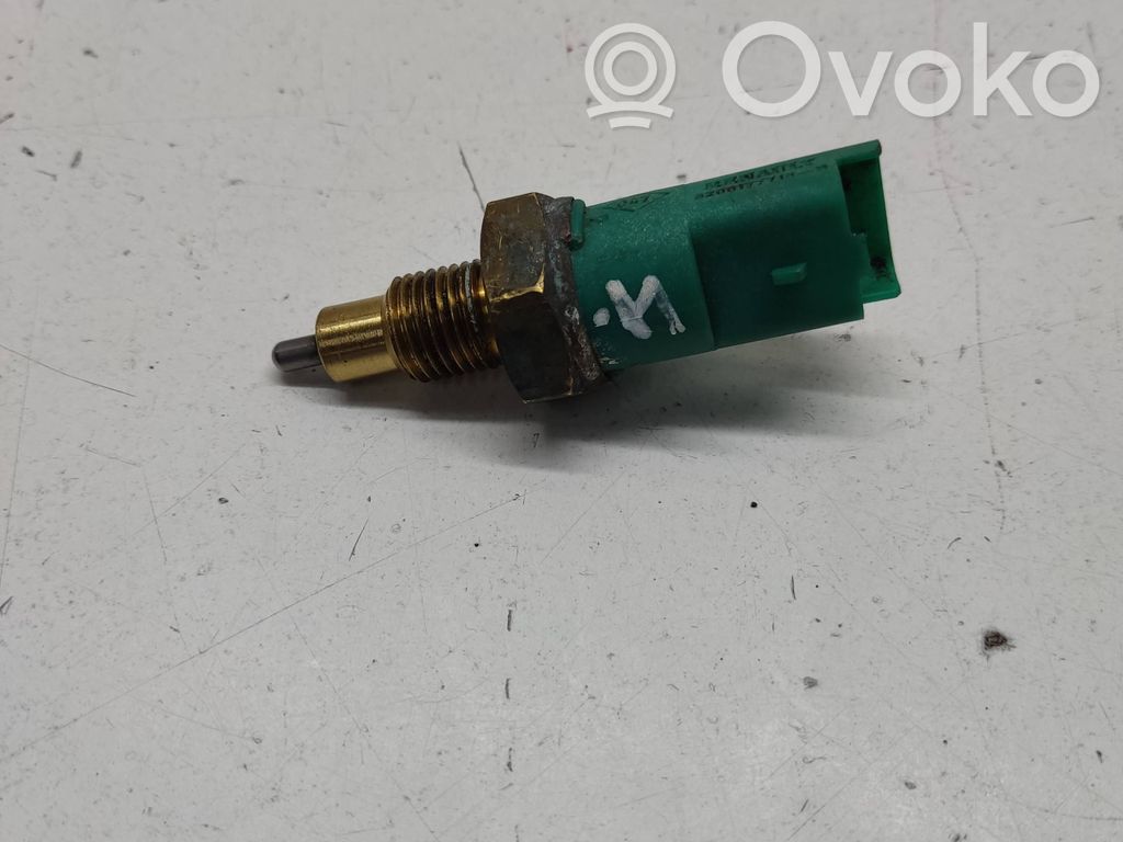 Renault Trafic II (X83) Sensor interruptor de luz de marcha atrás 