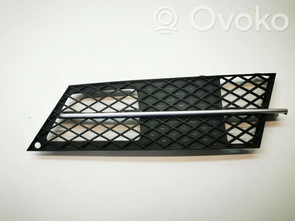 BMW 5 E60 E61 Kratka dolna zderzaka przedniego 