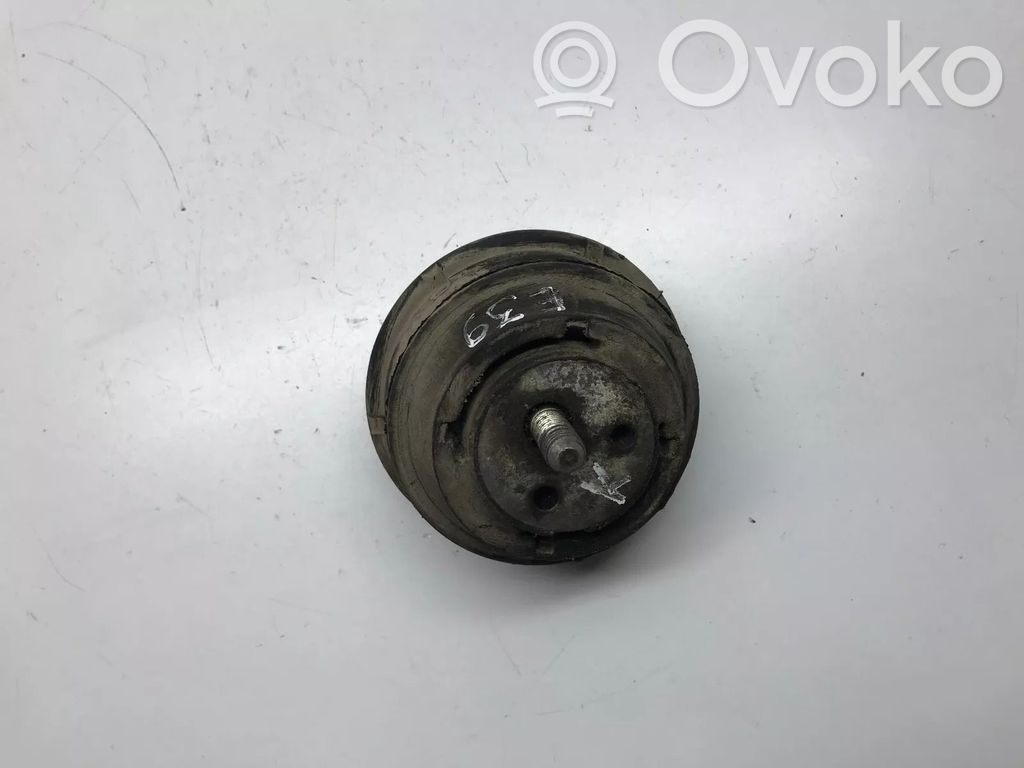 BMW 5 E39 Engine mount bracket 