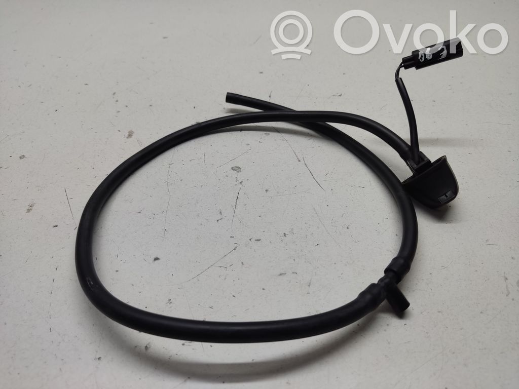 BMW 3 E90 E91 Windshield washer spray nozzle 
