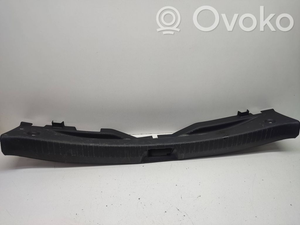 Nissan Qashqai Osłona pasa bagażnika 