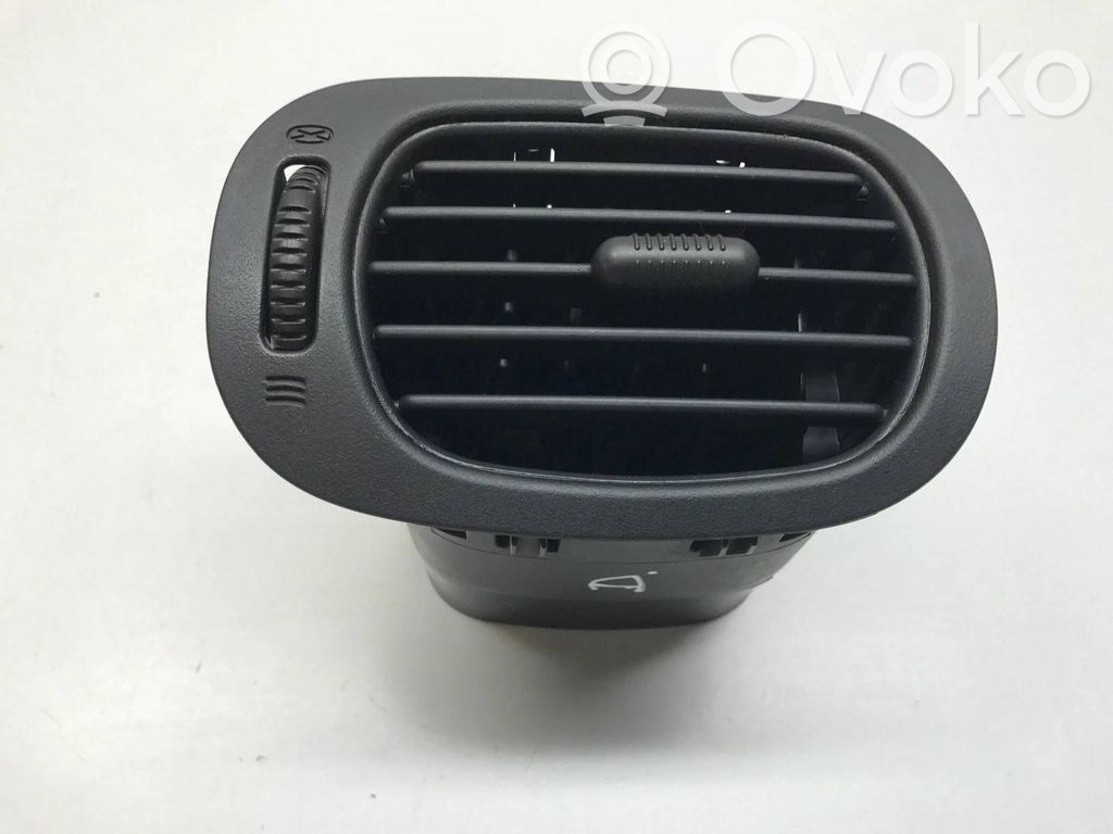 Chrysler Grand Voyager IV Sānu gaisa režģis 