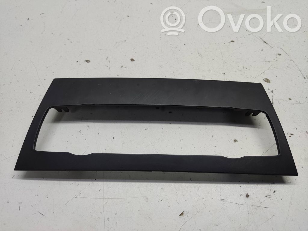 BMW 7 E65 E66 Panelės apdaila 