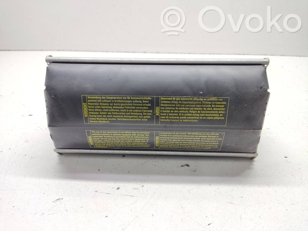 BMW 7 E65 E66 Keleivio oro pagalvė 