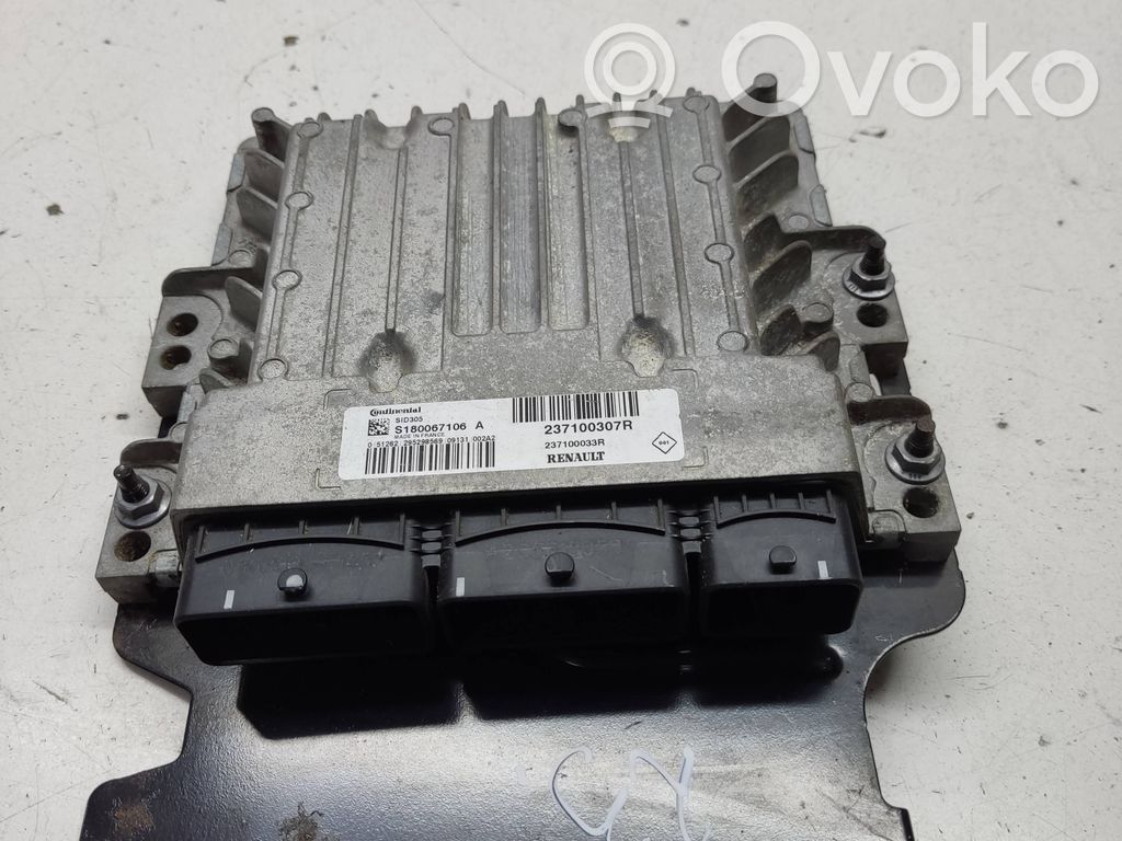 Renault Megane III Engine control unit/module 