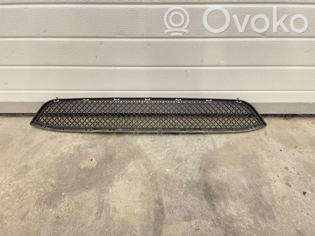 BMW X1 E84 Grille inférieure de pare-chocs avant 