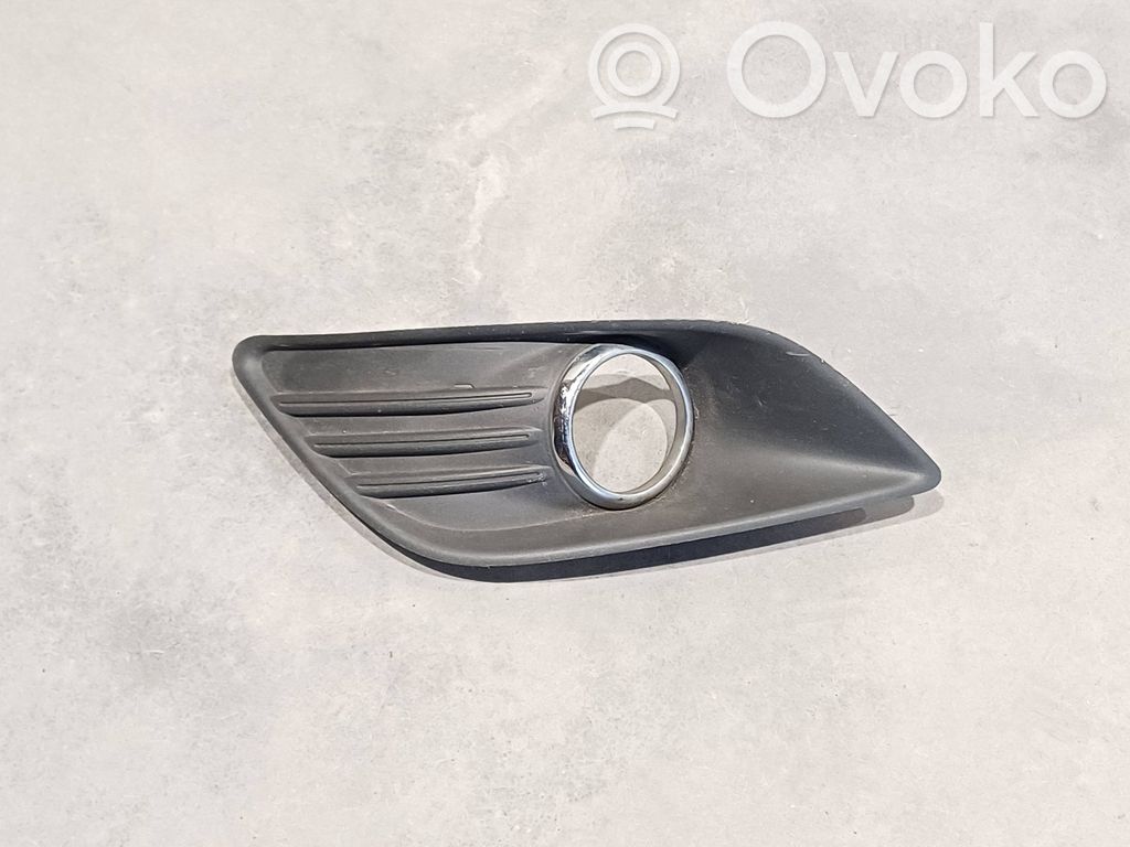 Ford Focus Etusumuvalon ritilä 