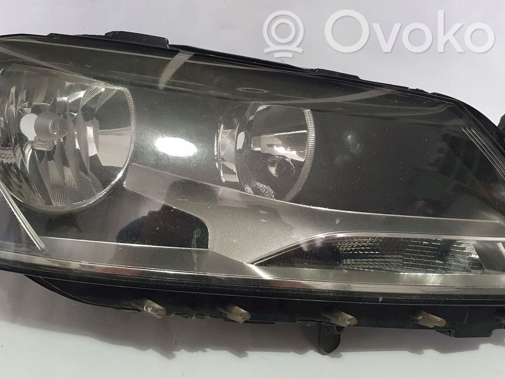 Volkswagen PASSAT B7 Faro/fanale 