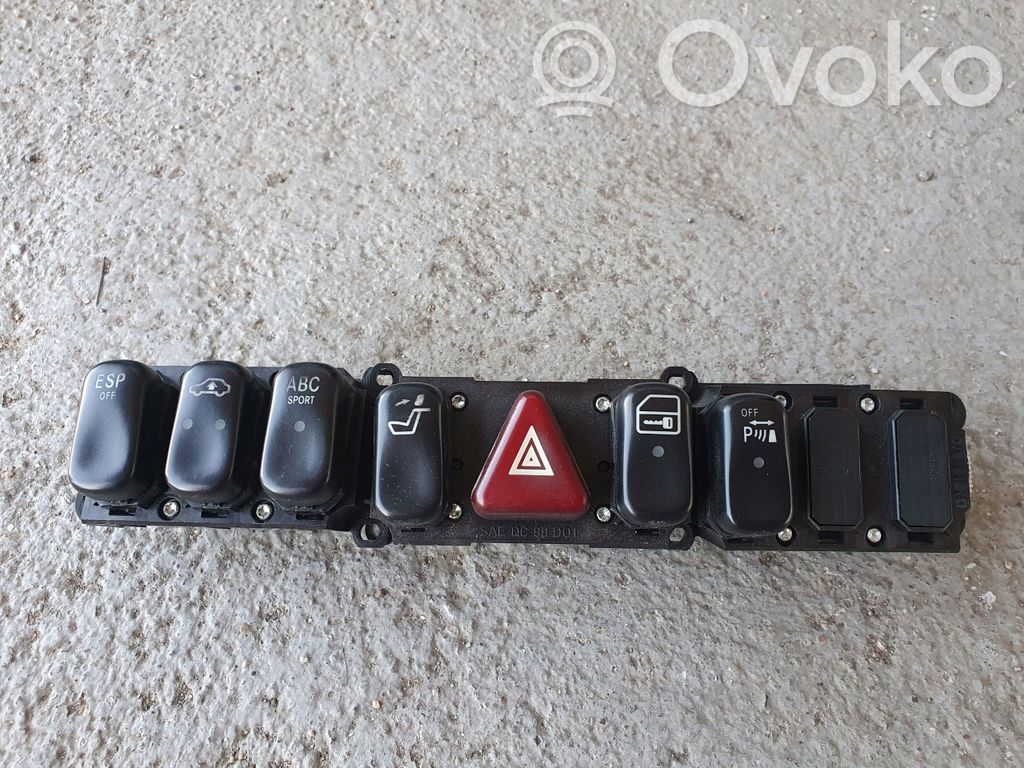 Mercedes-Benz CL C215 Botón interruptor de luz de peligro 