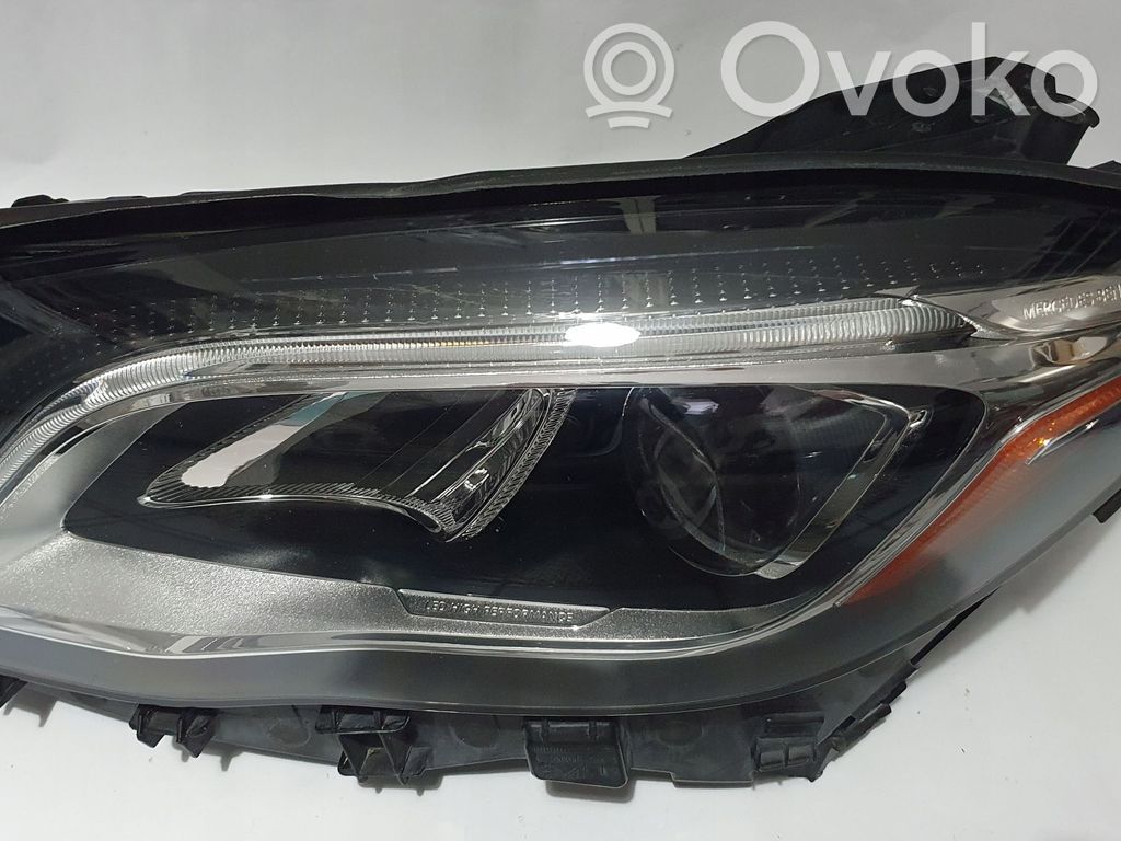 Mercedes-Benz GLA W156 X156 Lampa przednia 