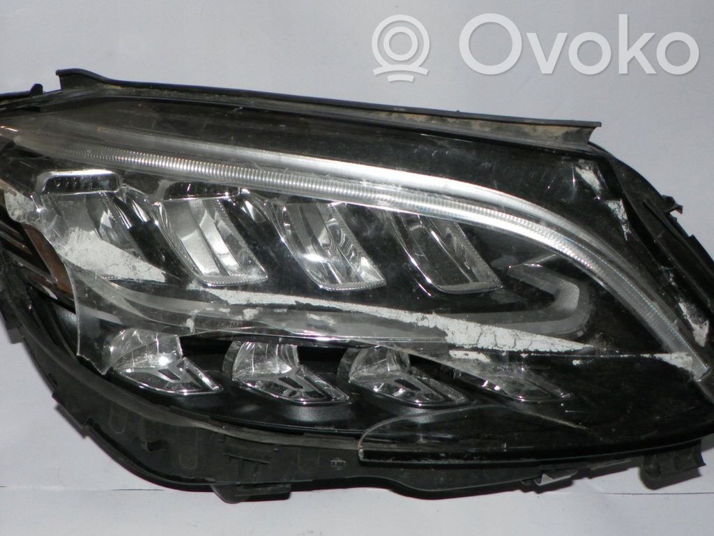 Mercedes-Benz C W205 Lampa przednia 