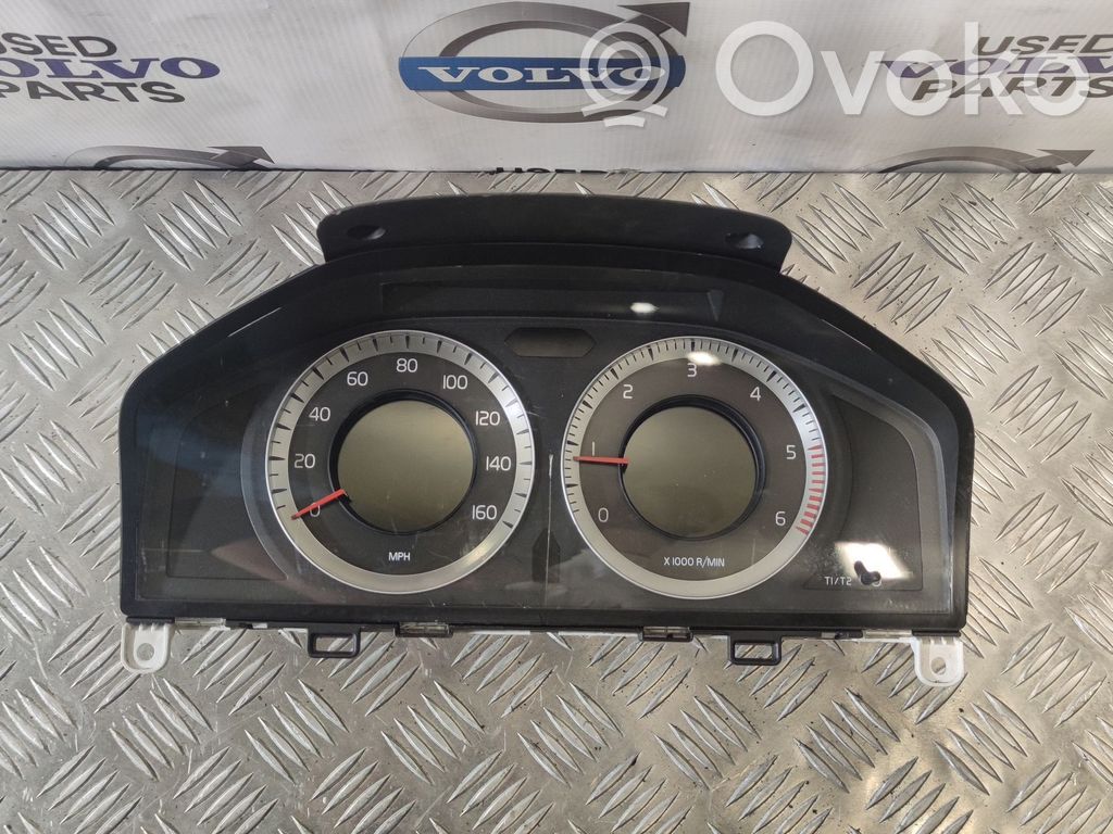 Volvo V70 Speedometer (instrument cluster) 