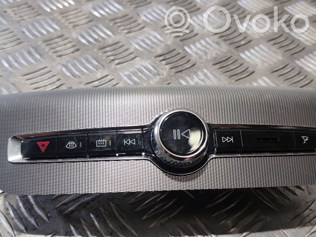 Head unit multimedia control   31366816