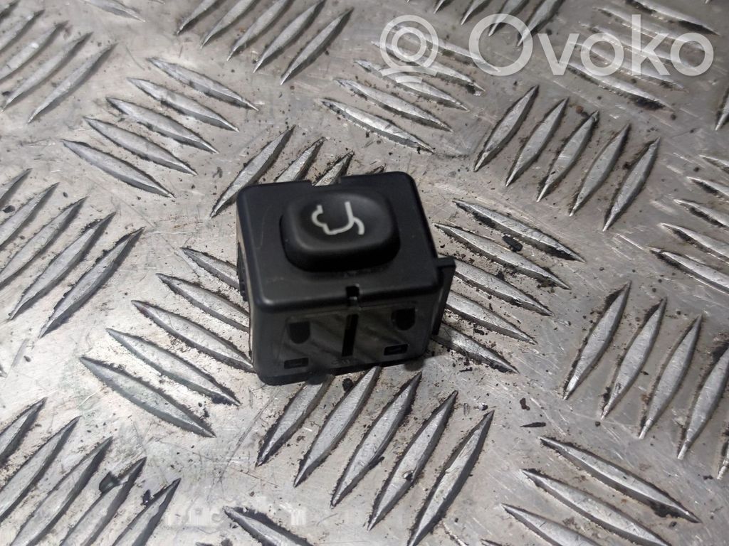 Dodge Durango Tailgate/trunk/boot open switch 