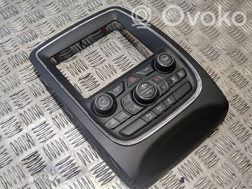 Dodge Durango Climate control/heater control trim 