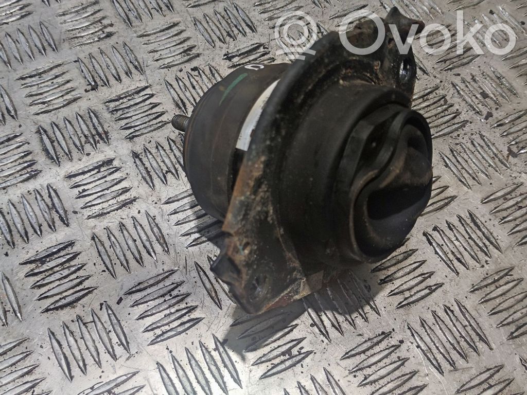 Dodge Durango Engine mount bracket 