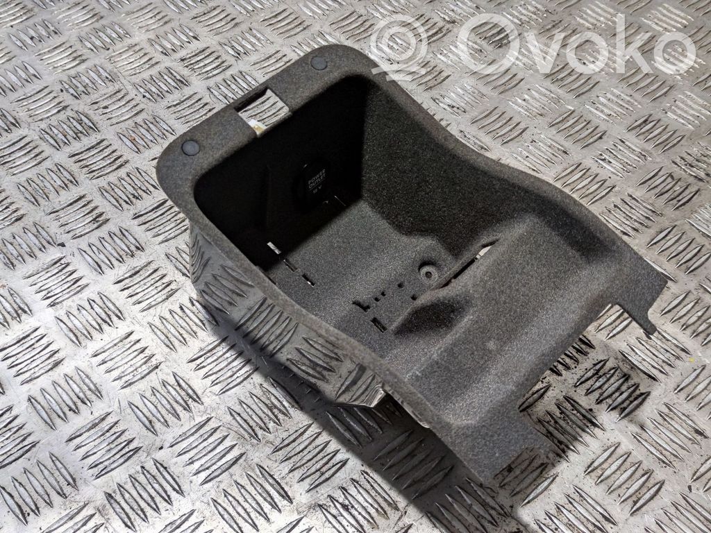 Porsche Cayenne (92A) Kita centrinė konsolės (tunelio) detalė 