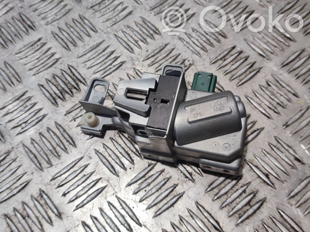 Volvo S60 Steering wheel lock 