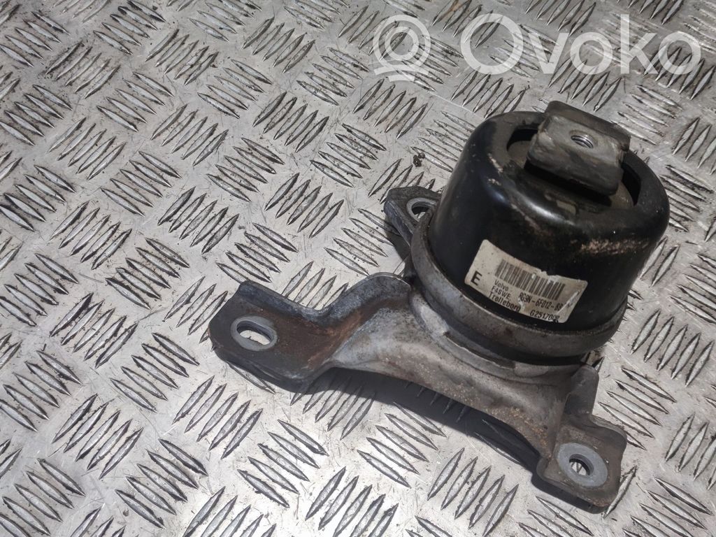 Volvo S60 Engine mount bracket 