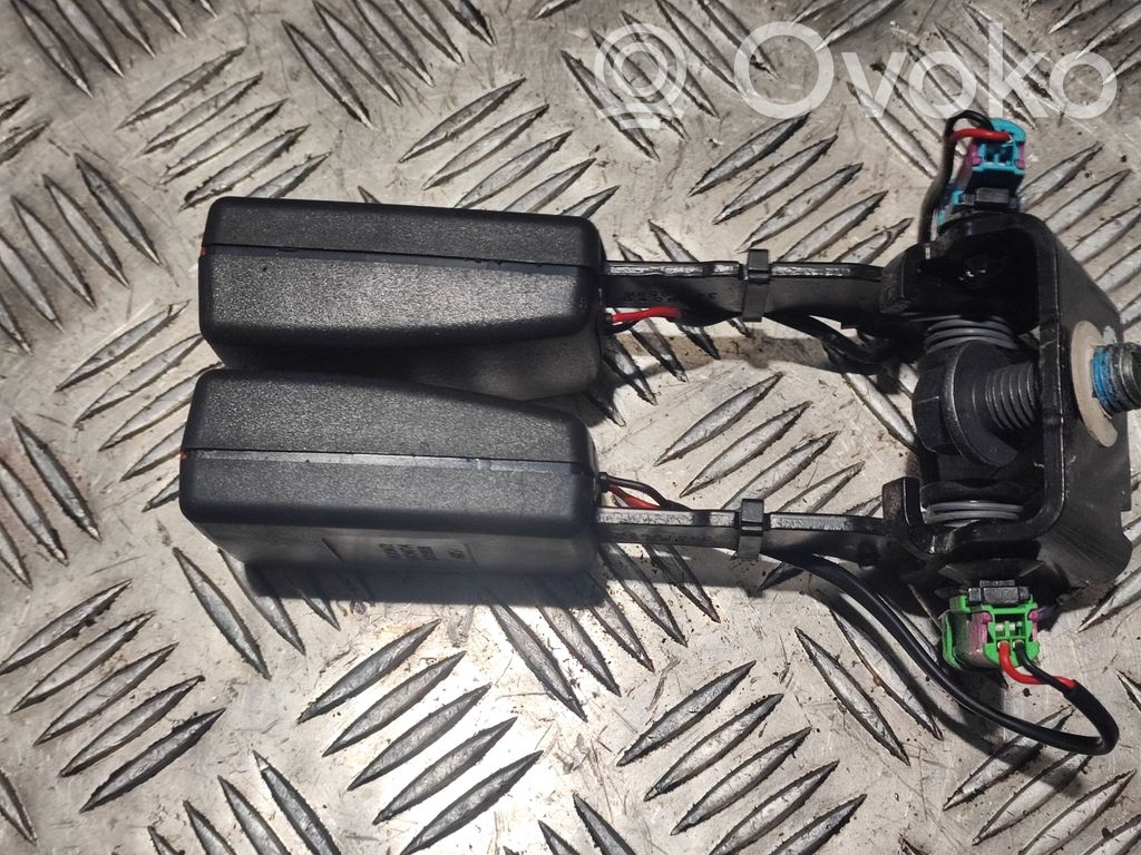 Volvo V60 Hebilla del cinturón de seguridad trasero 