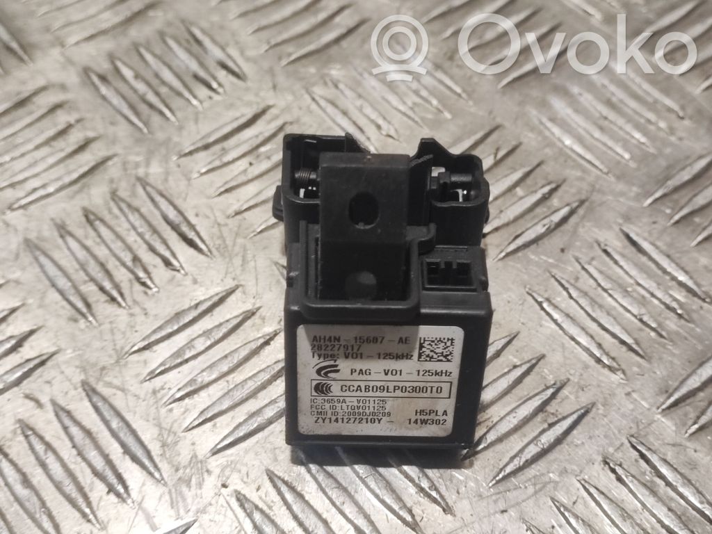 Land Rover Range Rover L322 Käynnistyksenestolaitteen lukulaite (pysty) 