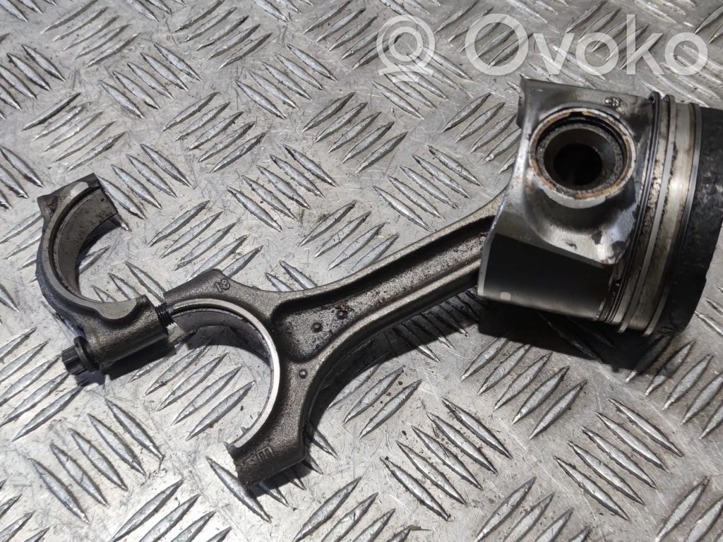 Volvo V50 Pistón con biela 