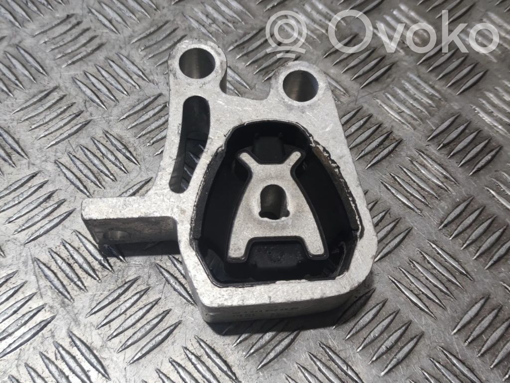 Mercedes-Benz EQB Engine mount bracket 