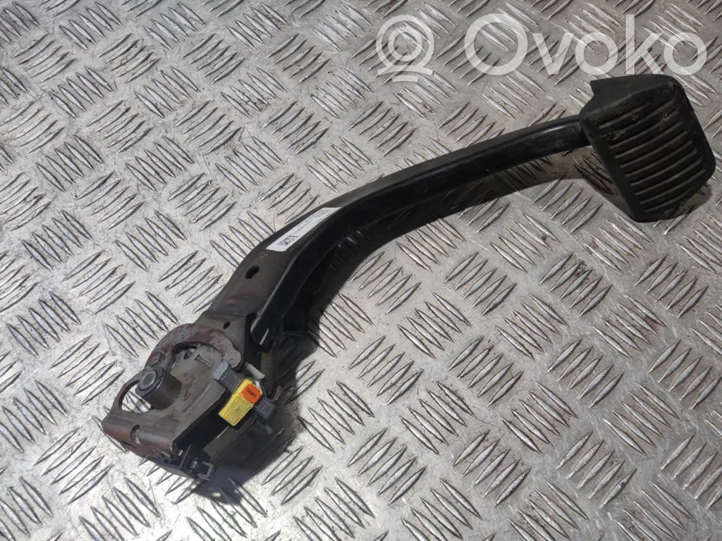 Volvo XC90 Pedał hamulca 