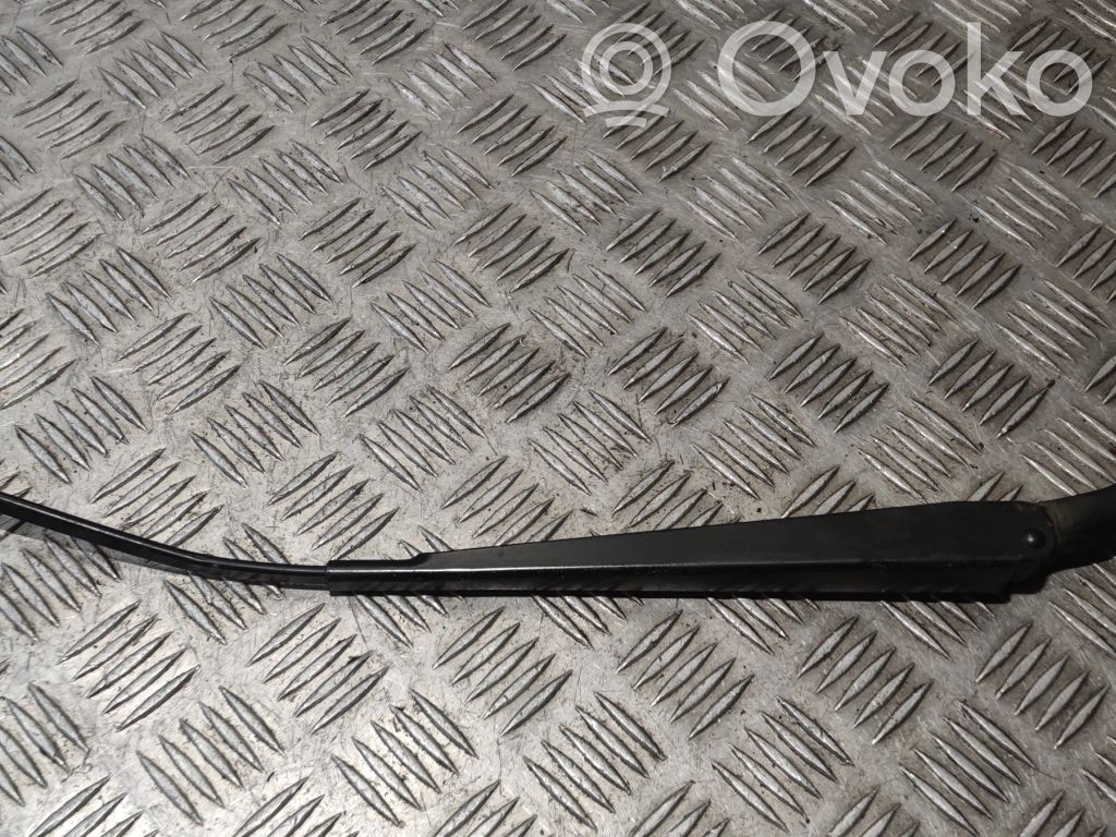 Volvo S80 Front wiper blade arm 