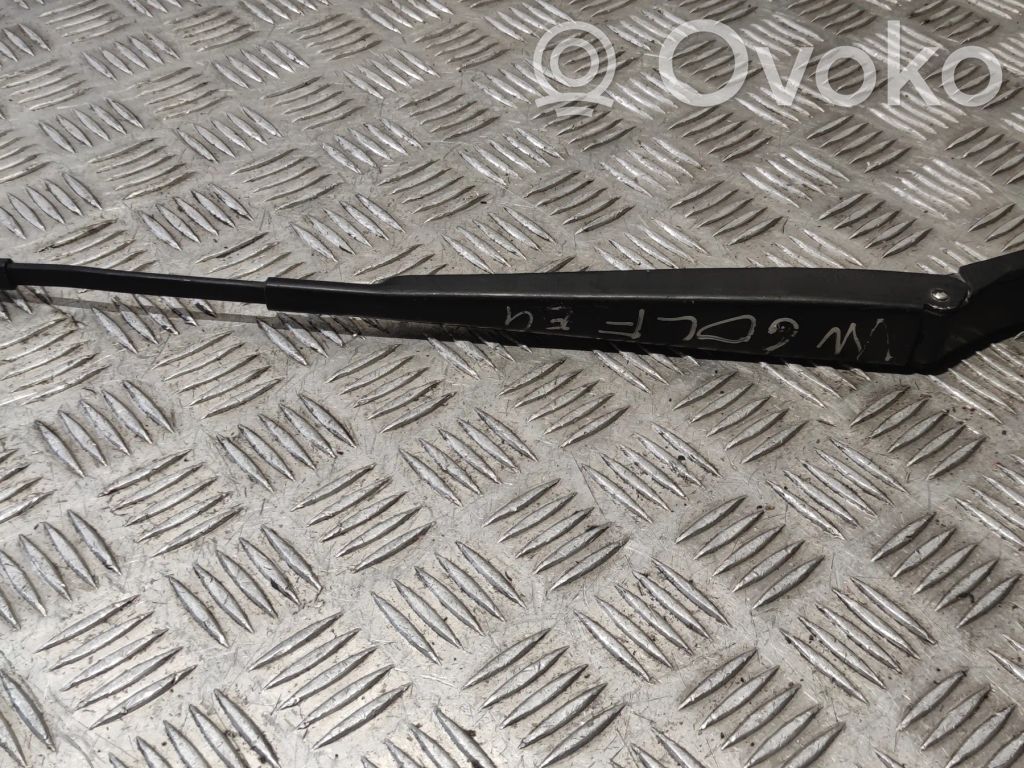 Volkswagen Golf V Priekšējā loga tīrītāja kājiņa 