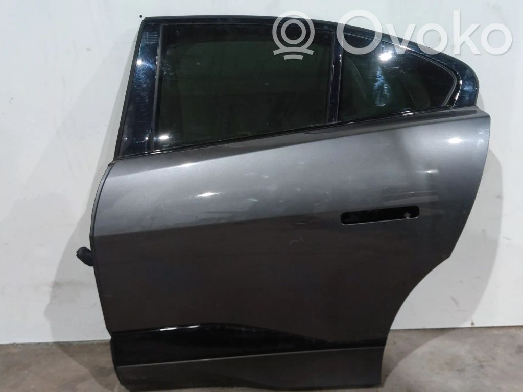 Galinės durys   J9D324767AE