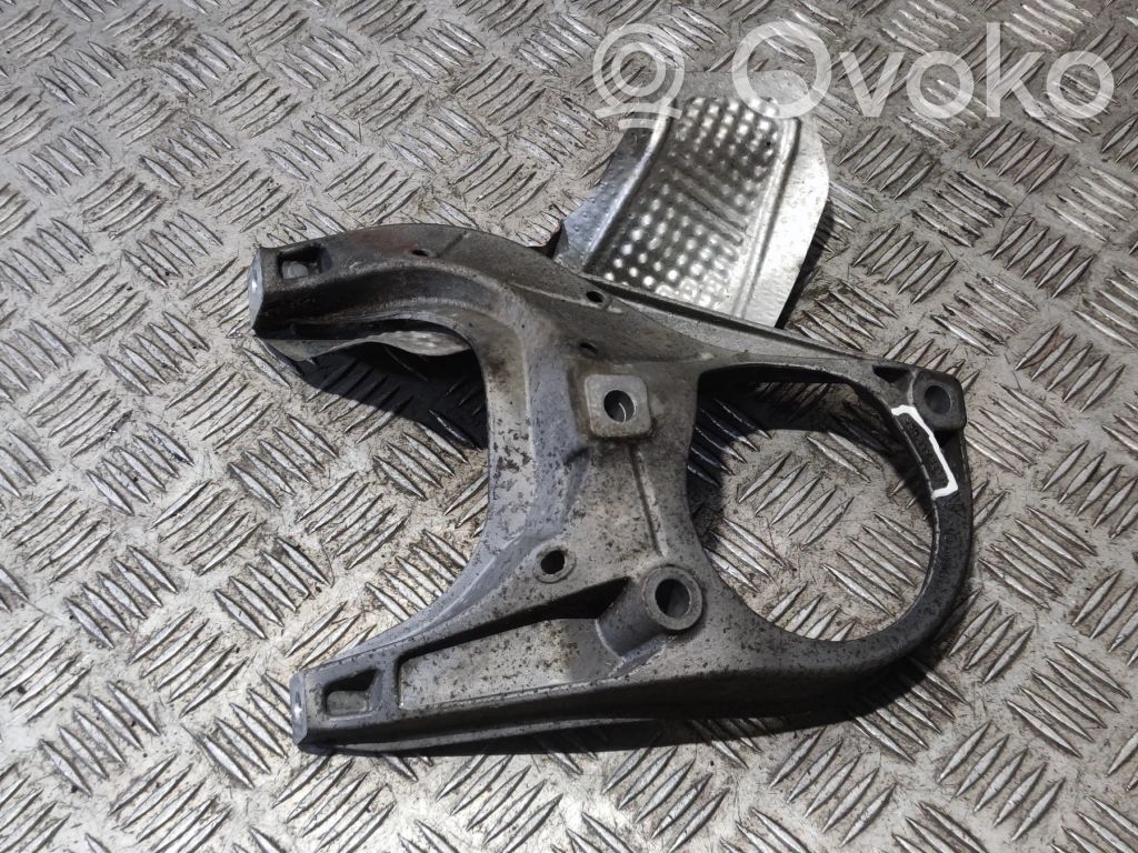 Porsche Macan (95B) Engine mounting bracket 