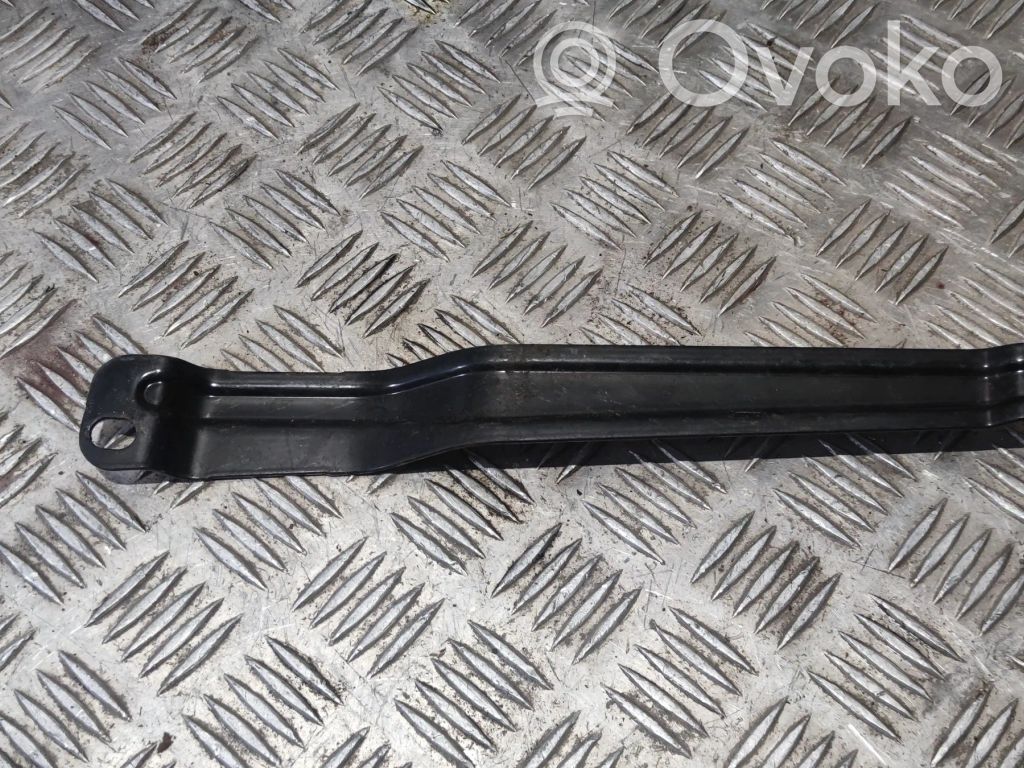 Volvo V70 Akumulatora stiprinājums 