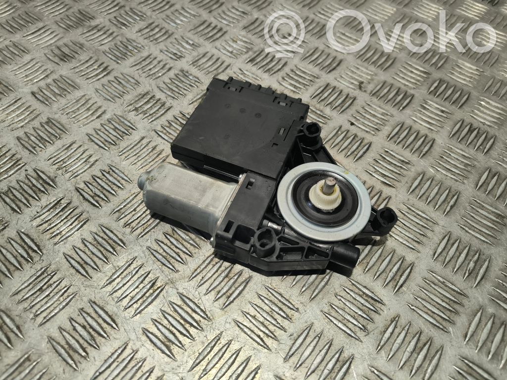 Volvo XC90 Etuoven ikkunan nostomoottori 