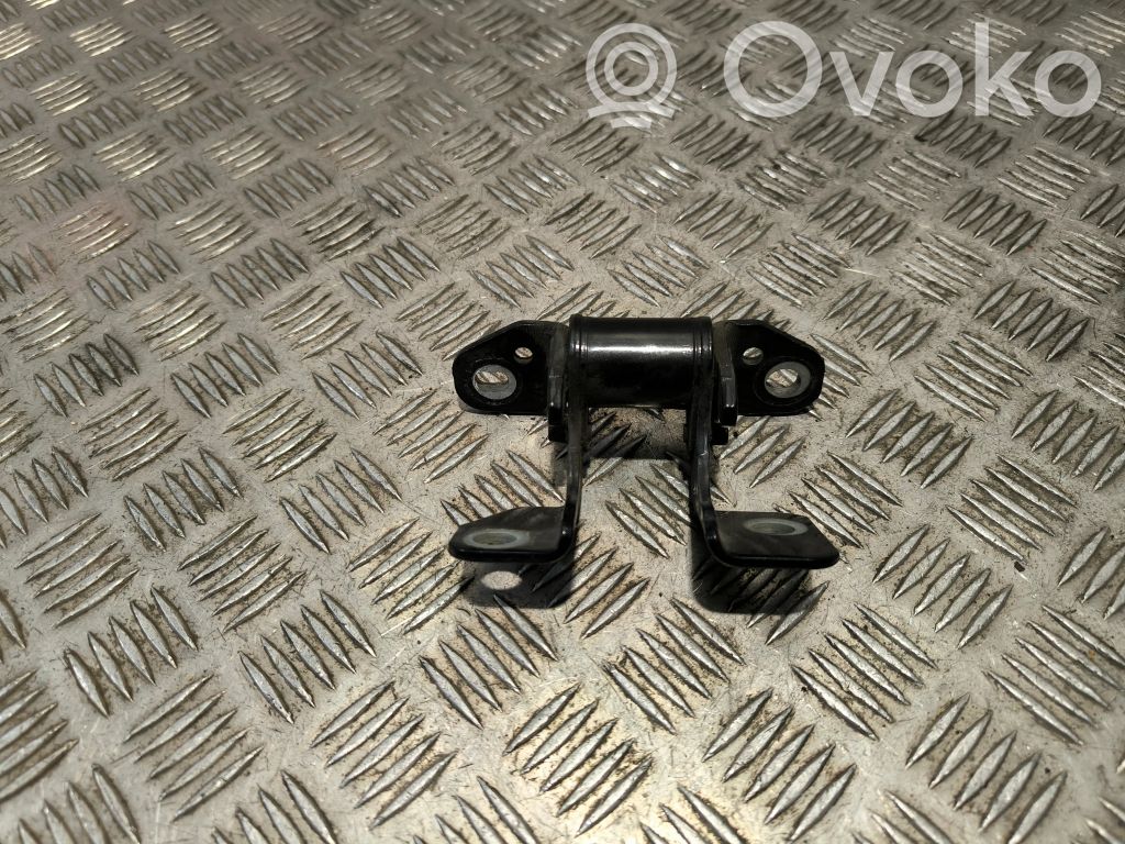 Jeep Grand Cherokee Tailgate/trunk/boot hinge 