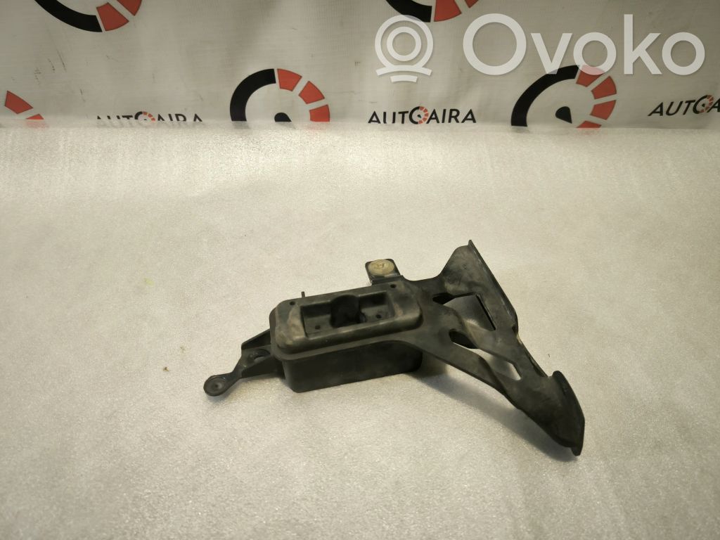Porsche Cayenne (92A) Jacking socket point 