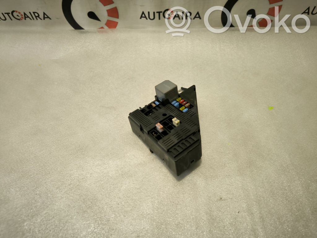 Volvo XC90 Fuse module 