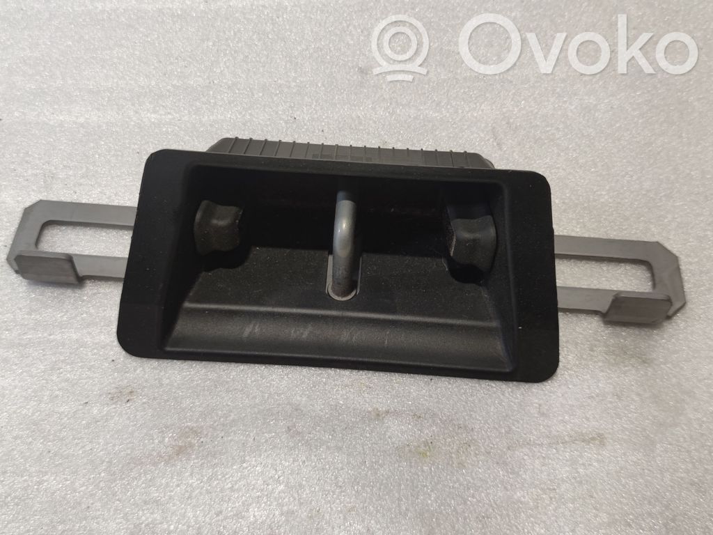 Trunk lock loop   31484778