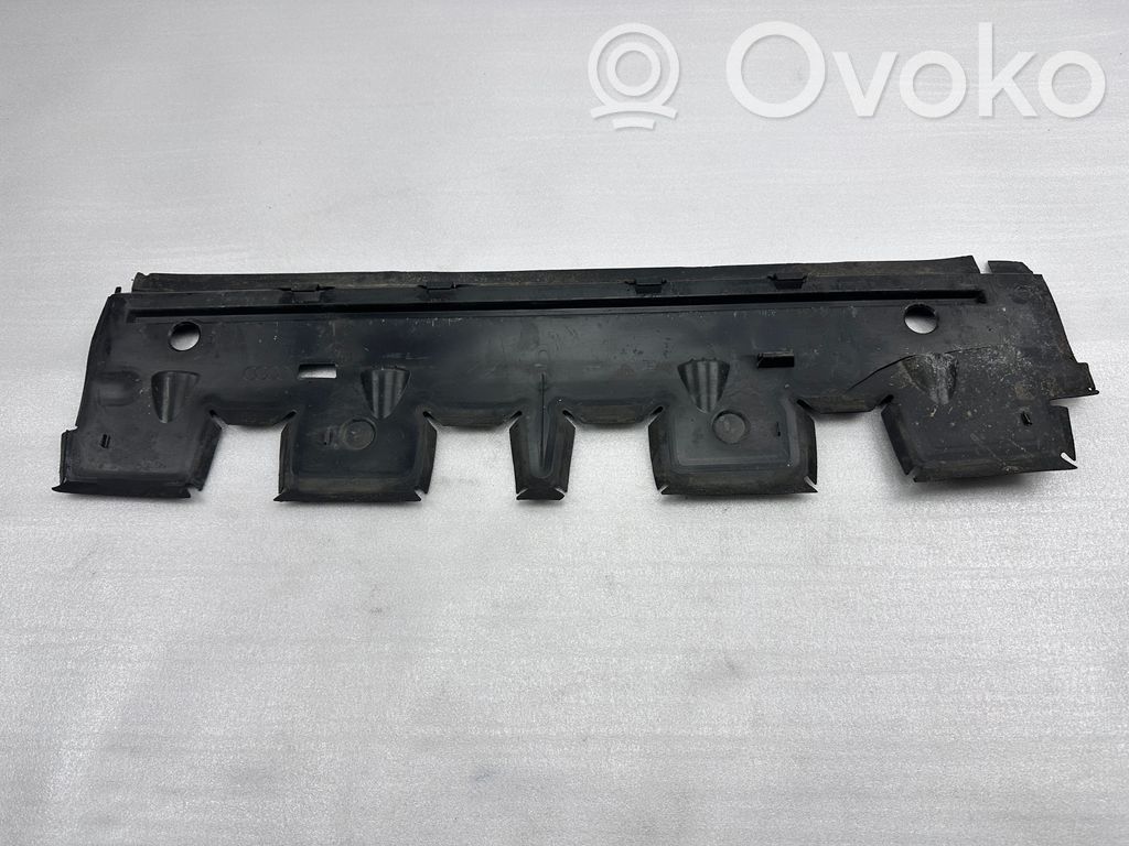 Audi Q7 4M Radiator mount bracket 