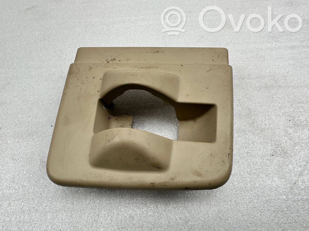 Audi Q7 4M Moldura cubierta de la guía del asiento trasero 
