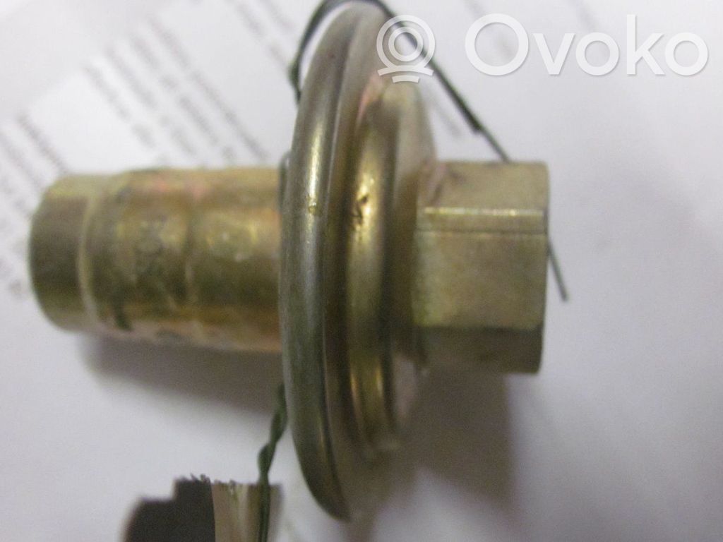 Audi 100 200 5000 C3 Régulateur de pression de carburant 