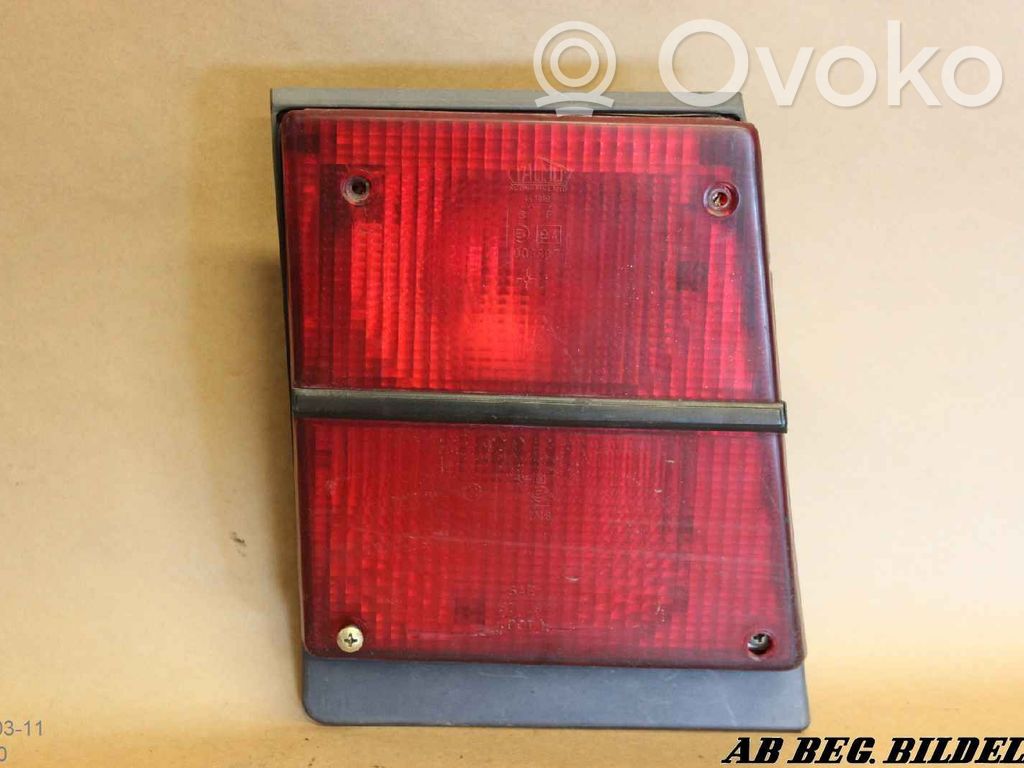 Tailgate rear/tail lights