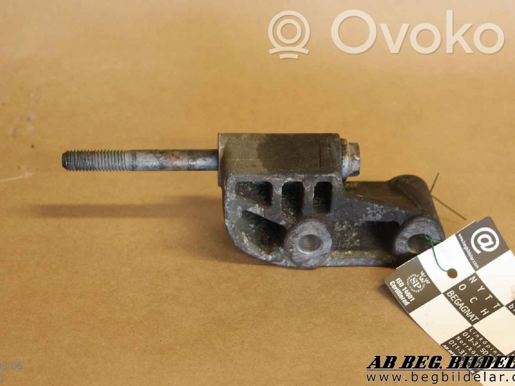 Opel Astra F Mocowanie alternatora 